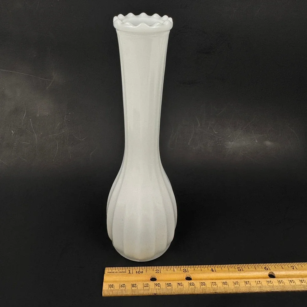 Vtg About 9in Tall White Milk Glass Fluted Bud Tabletop‎ Vase Ribbed MCM Retro